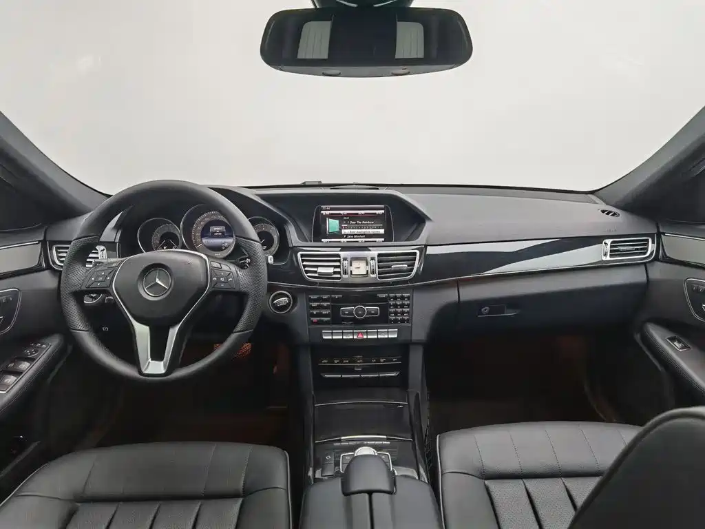 Mercedes-Benz E-Class — миниатюра 5