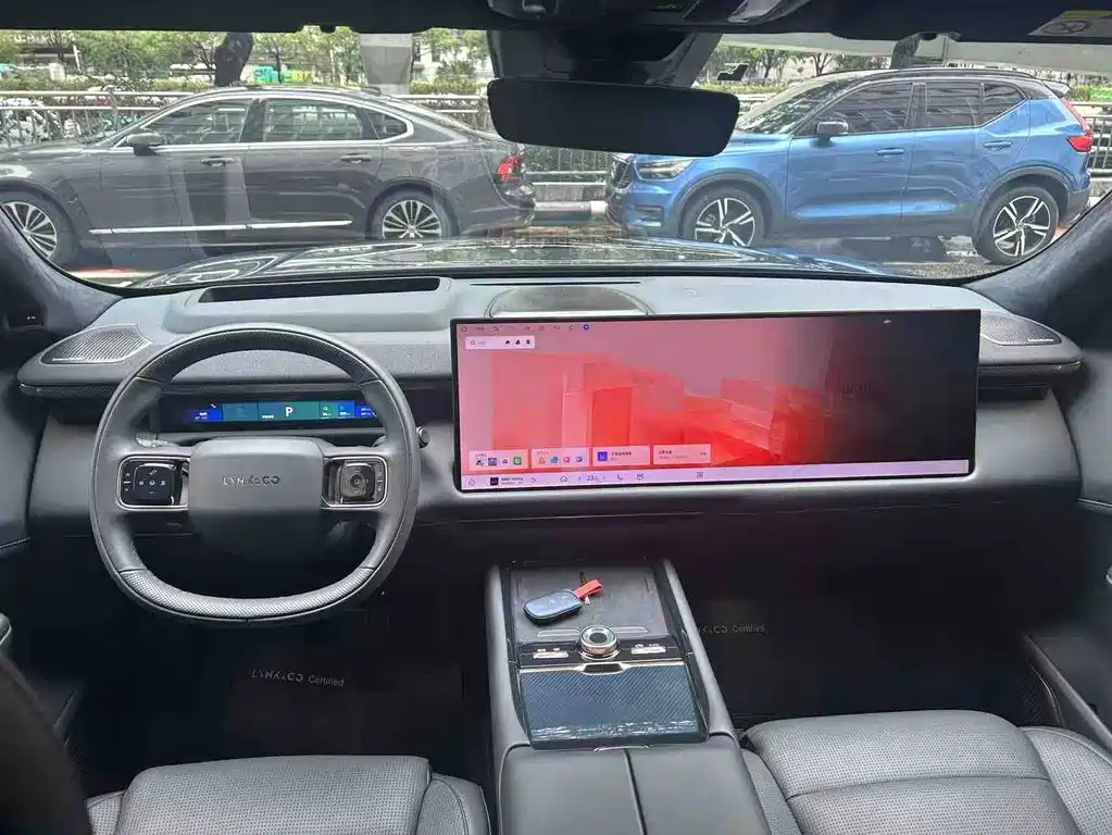 Lynk & Co 900 2025 1.5T Ultra 6 мест