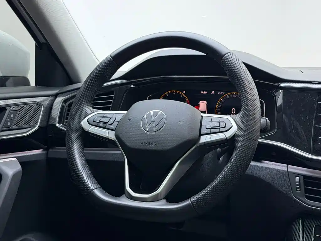 Volkswagen X — миниатюра 12