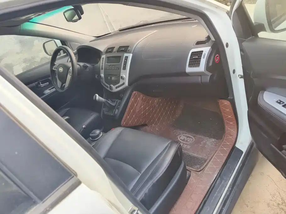 BYD S6 — миниатюра 8