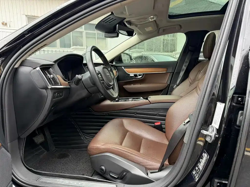 Volvo S90 2020 T8 E Luxury