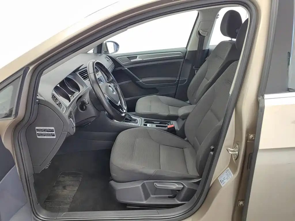 Volkswagen Golf — миниатюра 10