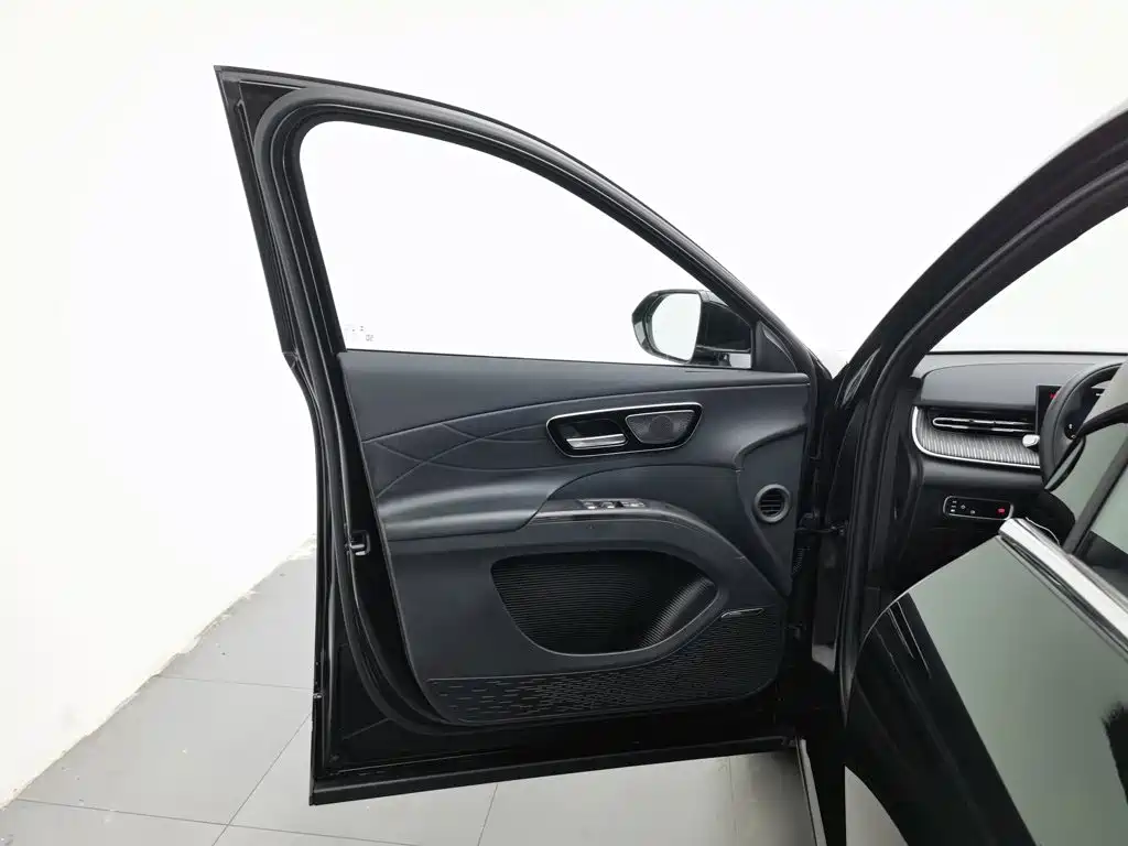 Chery Tiggo 8 — миниатюра 8