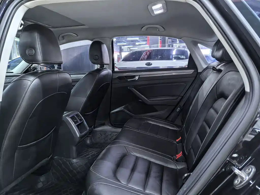 Volkswagen Passat — миниатюра 10