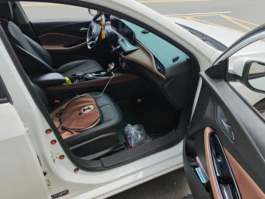 Buick Verano — миниатюра 8