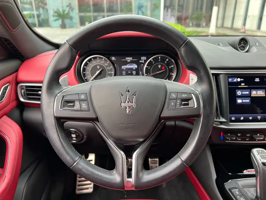 MASERATI LEVANTE