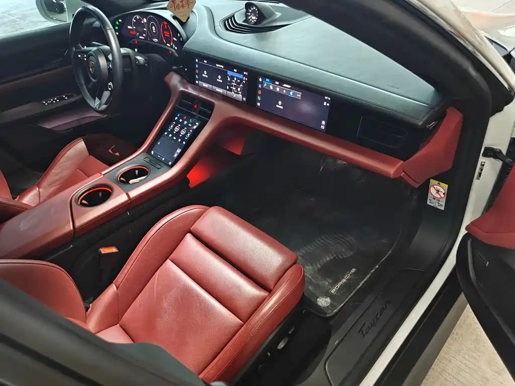 Porsche Taycan — миниатюра 9