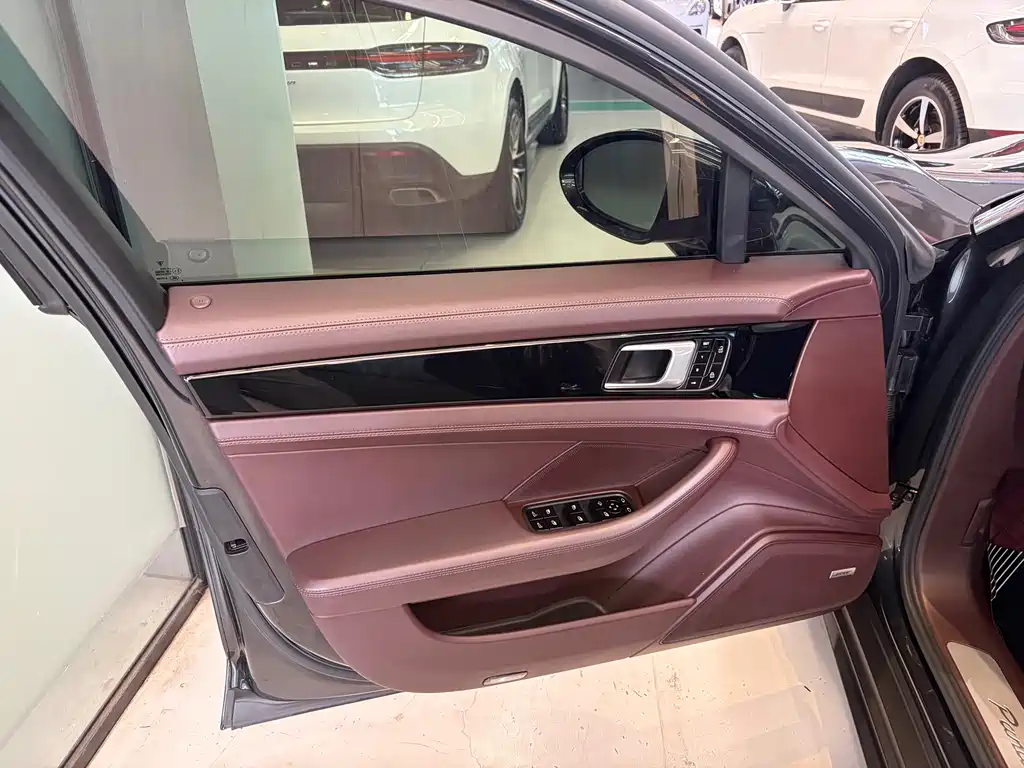 Porsche Panamera — миниатюра 4