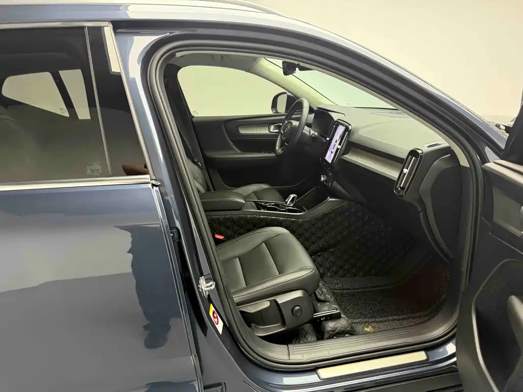 Volvo XC40 2022 T4 Luxury