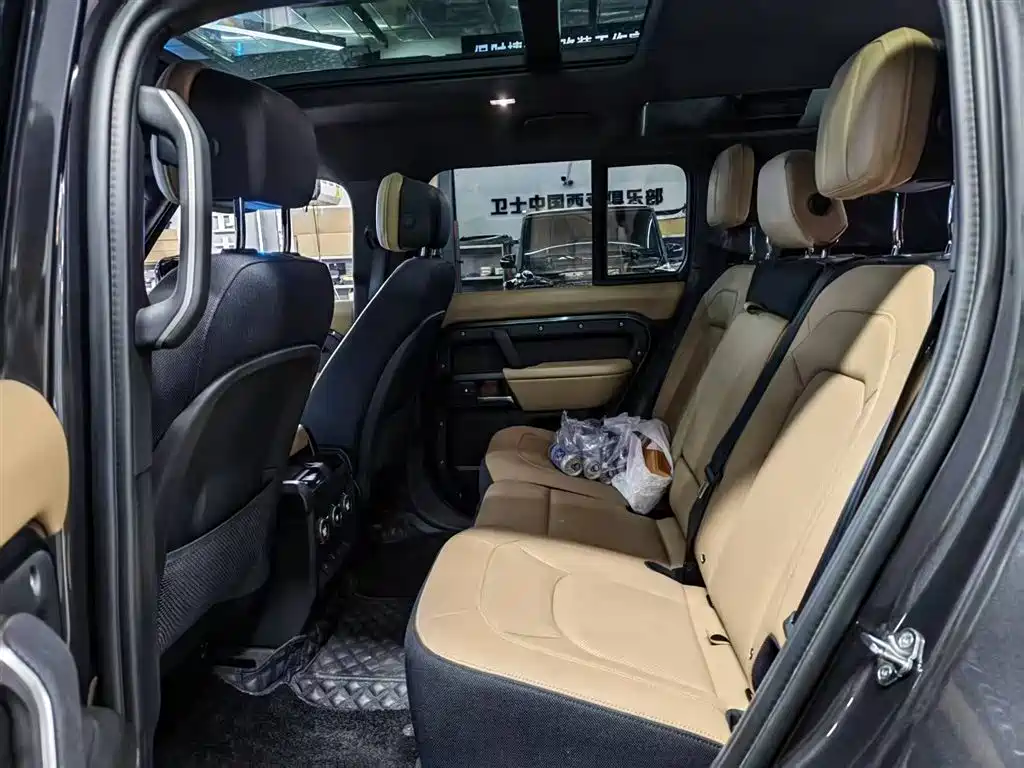 Land Rover Land Rover Defender 2025 110 3.0T P400