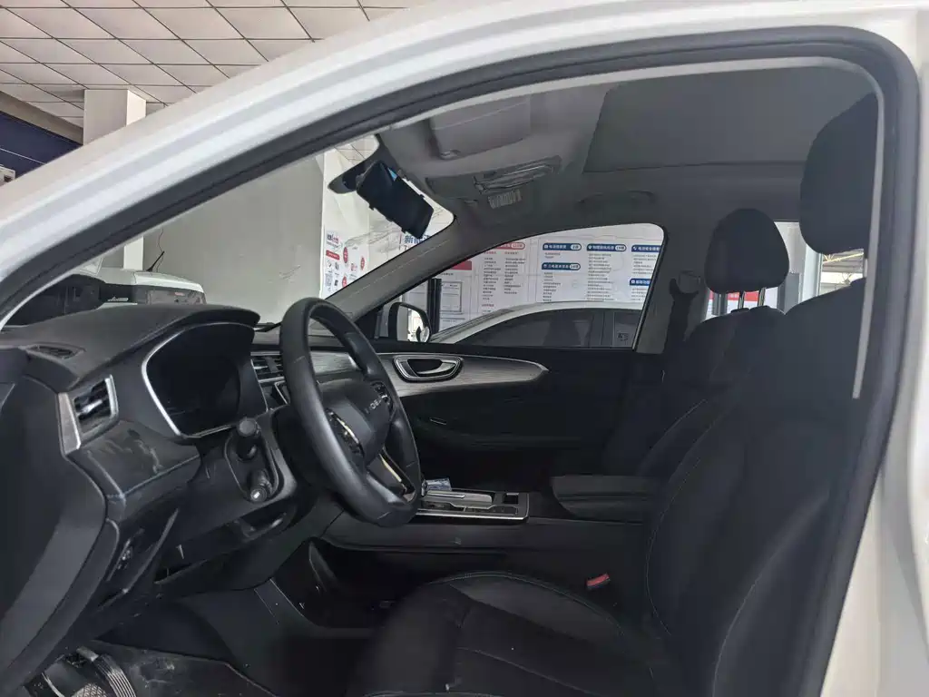 Roewe RX5 — миниатюра 4
