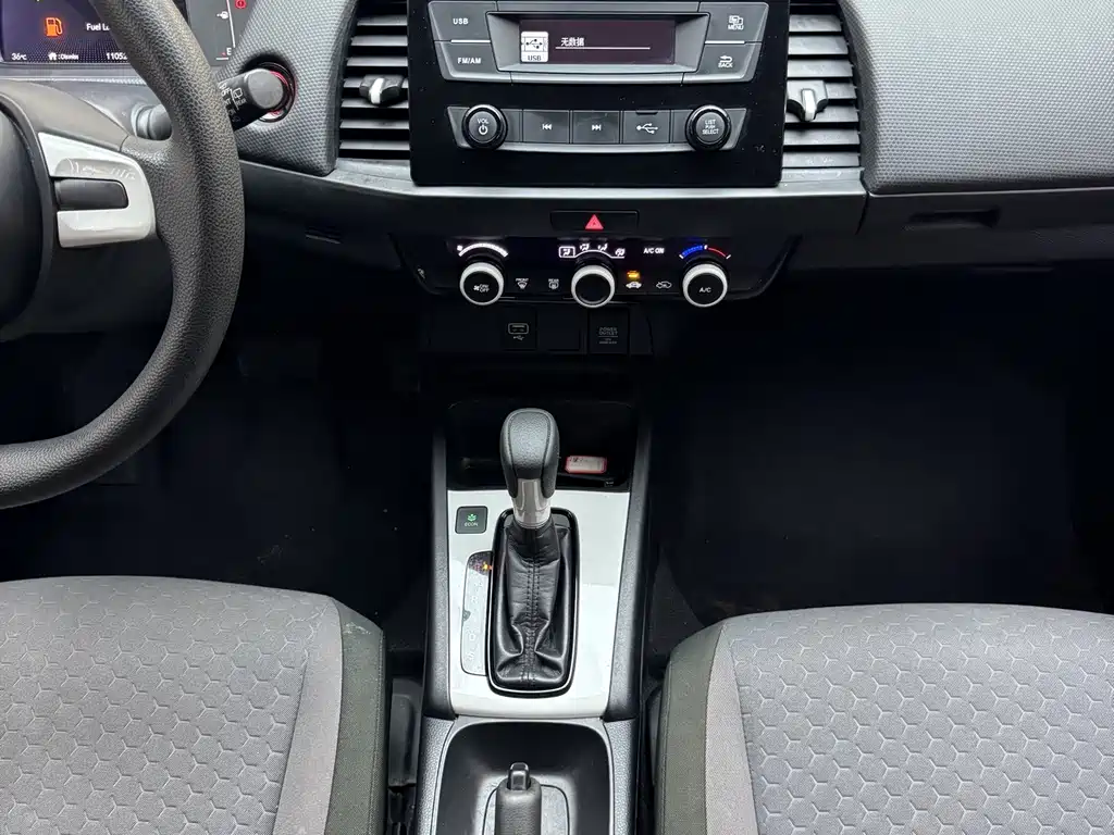 Honda Fit — миниатюра 17