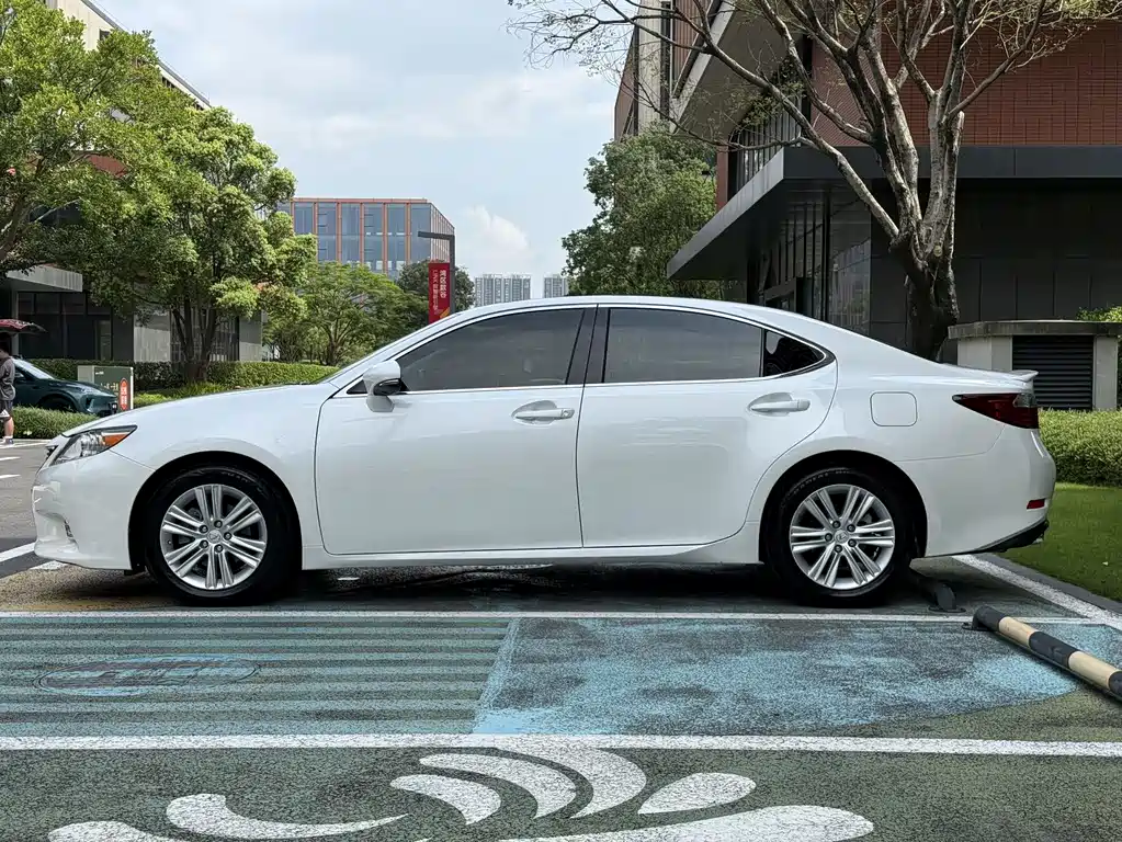 Lexus ES 2014 250 Elite