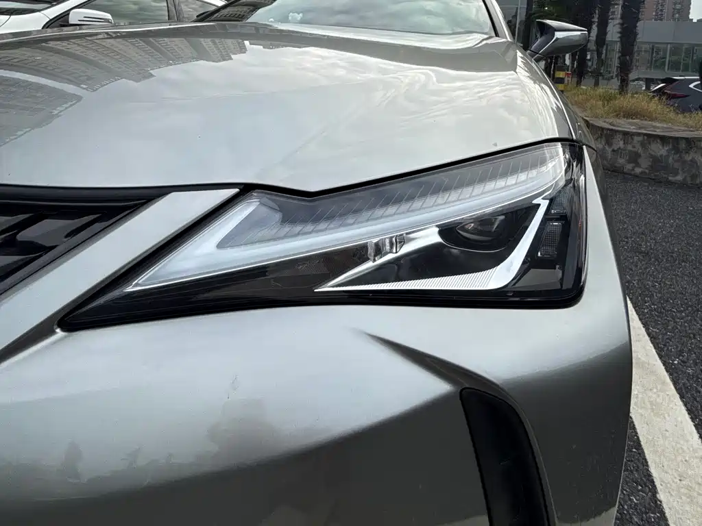 Lexus UX 2020 200