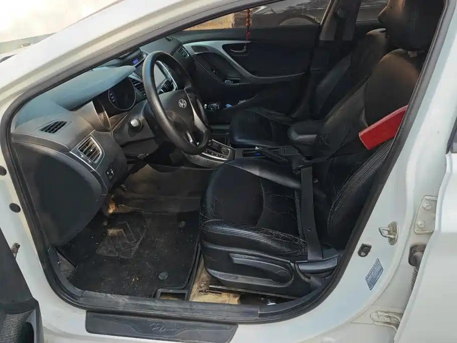 Hyundai Elantra Langdong — миниатюра 9