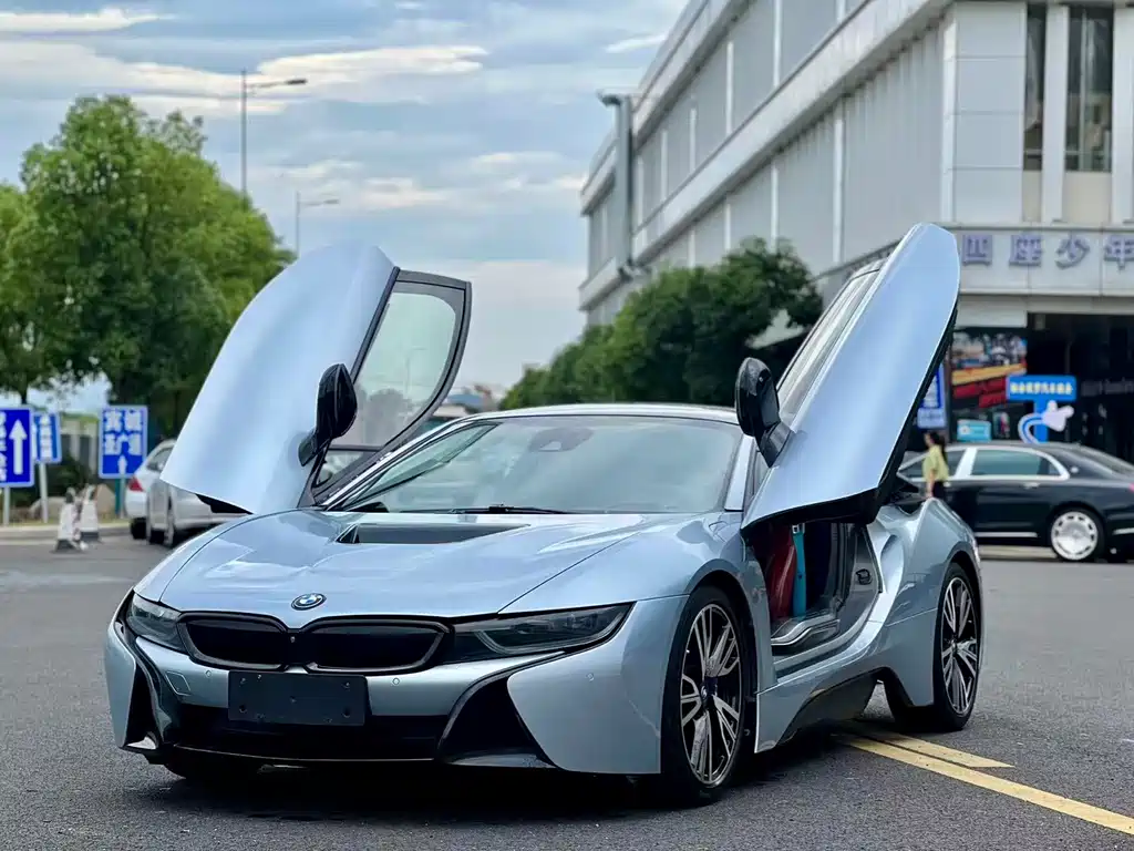 BMW i8