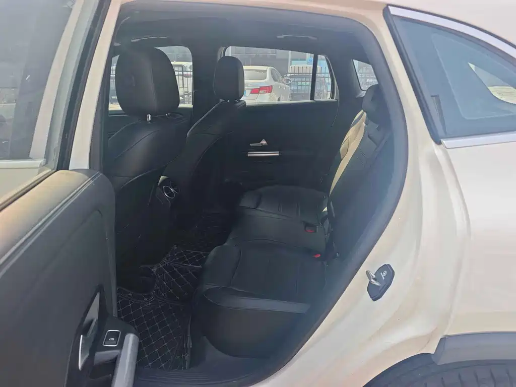 Mercedes-Benz GLA — миниатюра 6