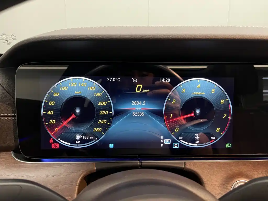 Mercedes-Benz E-Class — миниатюра 15