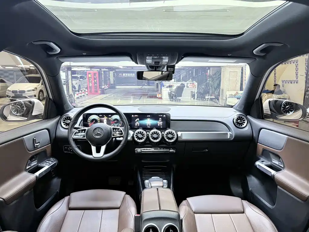 Mercedes-Benz GLB — миниатюра 13