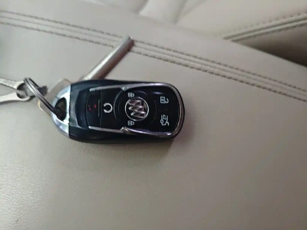 Buick LaCrosse — миниатюра 9