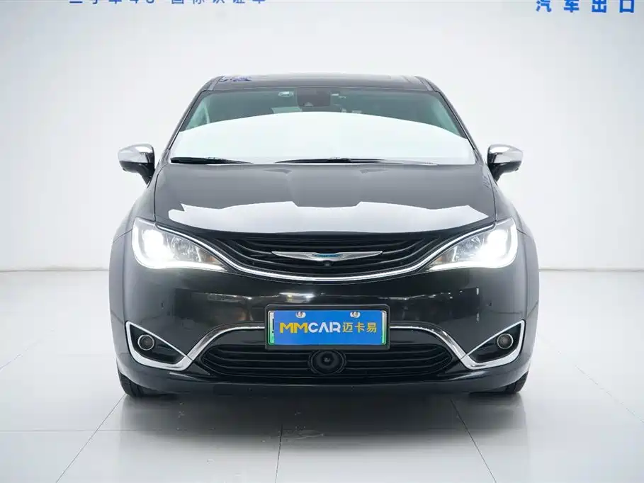 Chrysler Grand Voyager PHEV (Import) — миниатюра 2