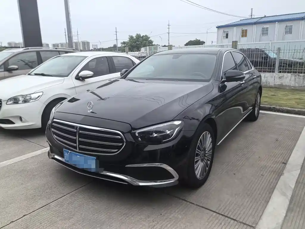 Mercedes-Benz E-Class 2023