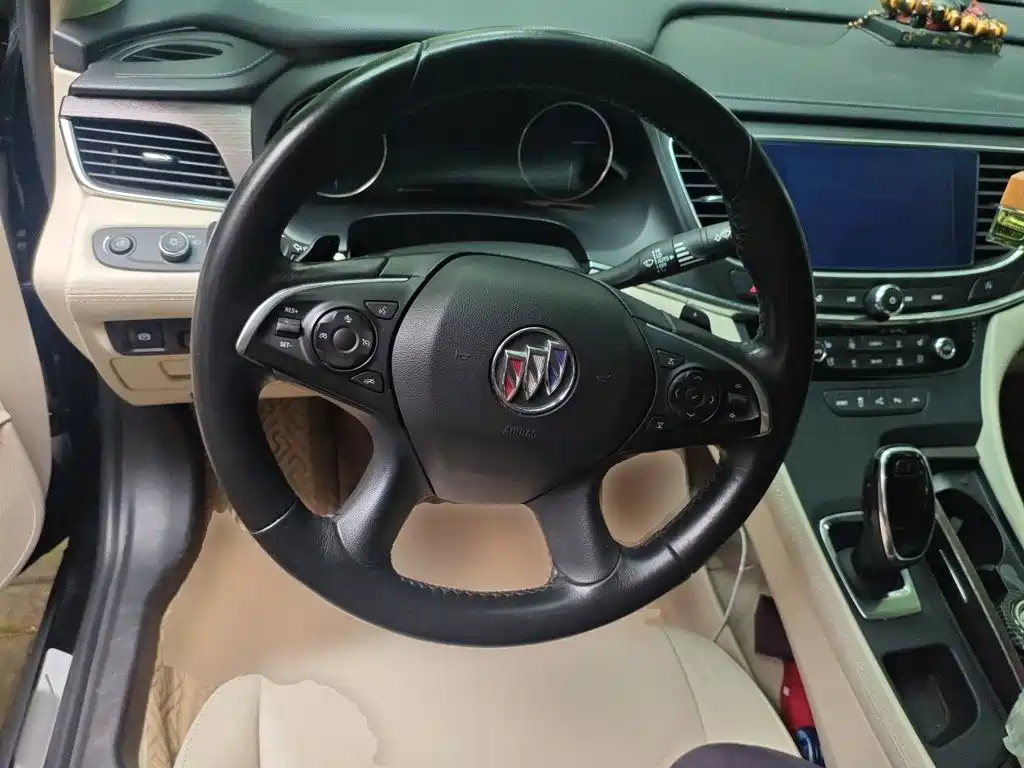 Buick LaCrosse — миниатюра 11