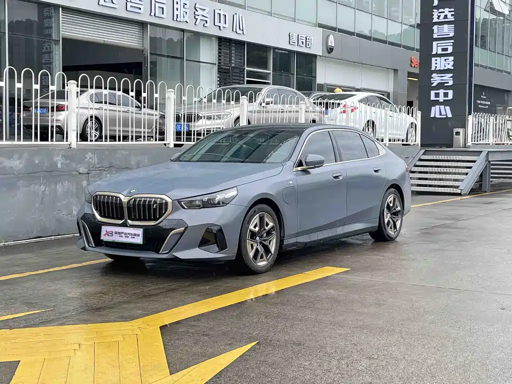 BMW i5 2024