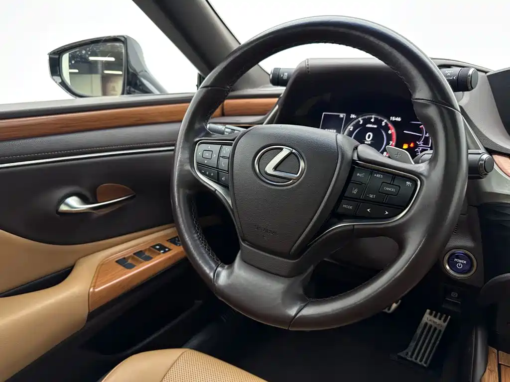 Lexus ES — миниатюра 10