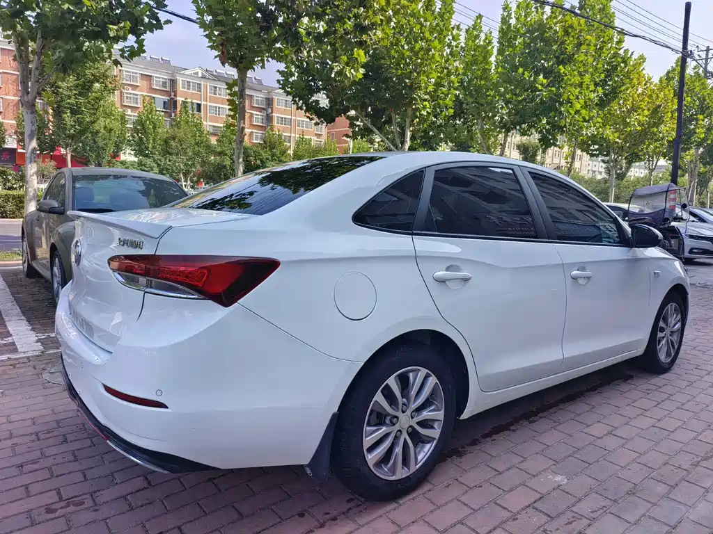 Buick Excelle — миниатюра 4