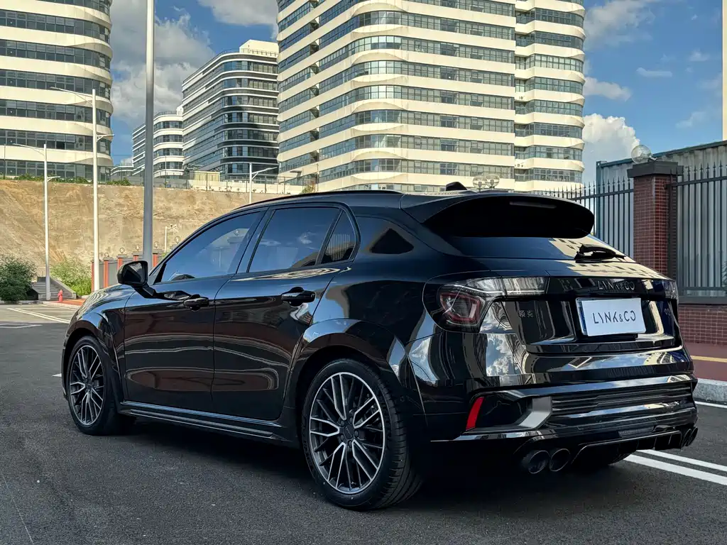 Lynk & Co 02 Hatchback — миниатюра 7