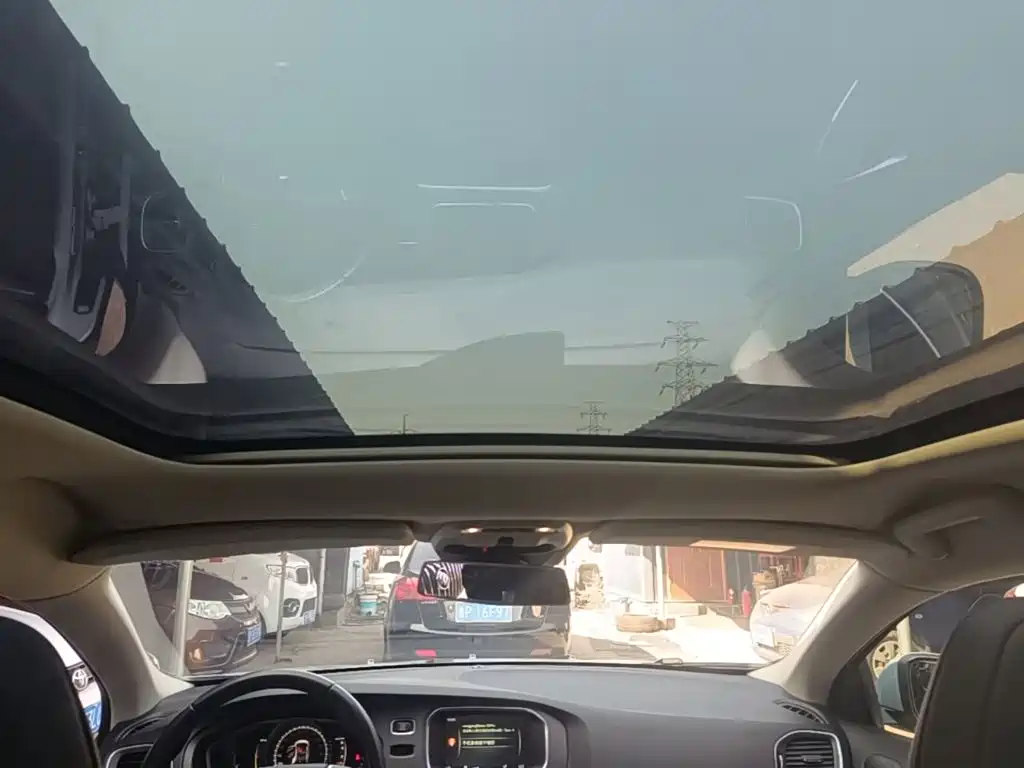 Volvo V40 — миниатюра 18