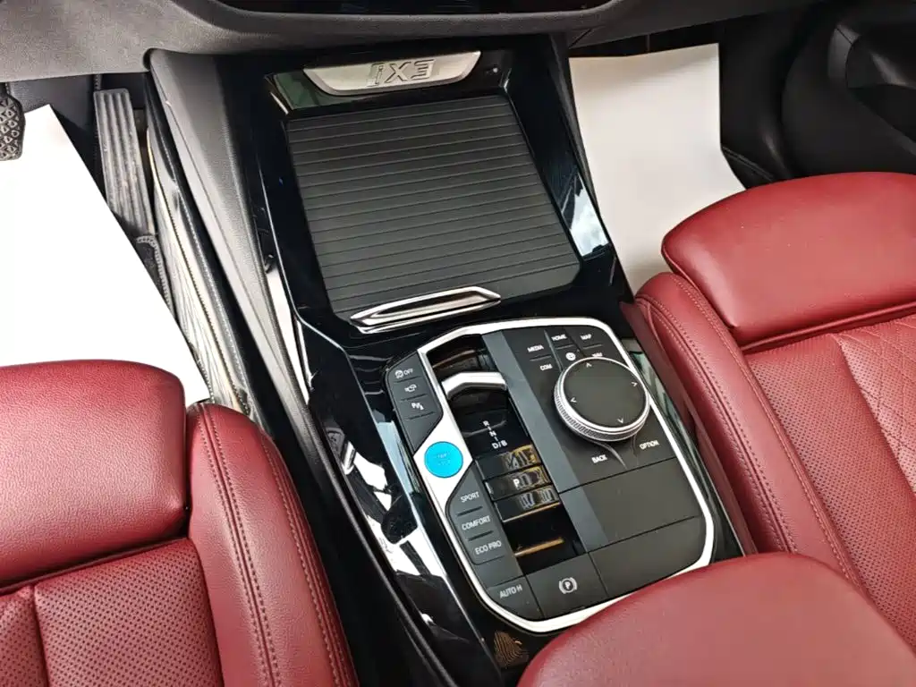 BMW iX3 — миниатюра 14