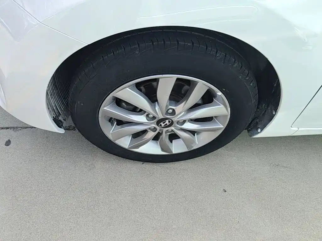 Hyundai Elantra Langdong — миниатюра 23