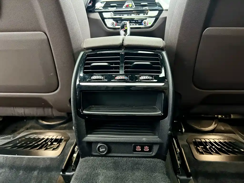 BMW 5 Series — миниатюра 14
