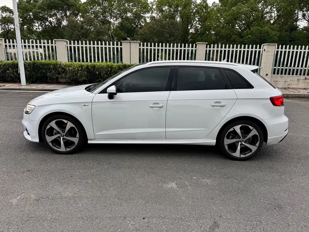 Audi A3 2018 30 Sportback 35 TFSI Sport