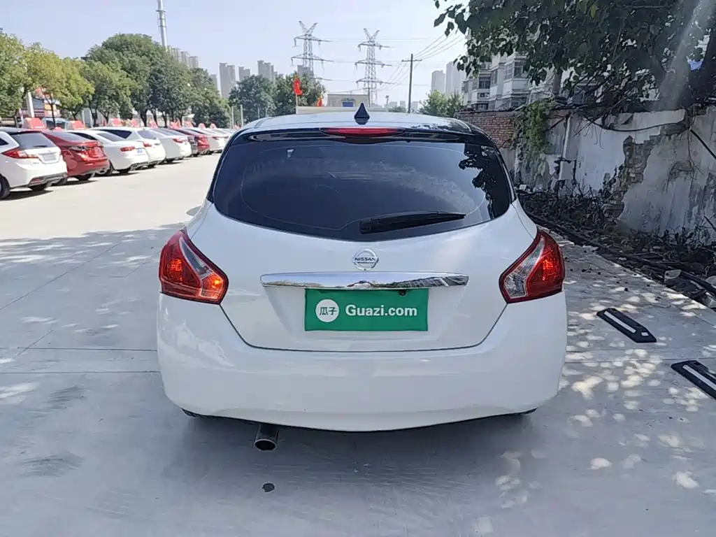 Nissan Tiida — миниатюра 6