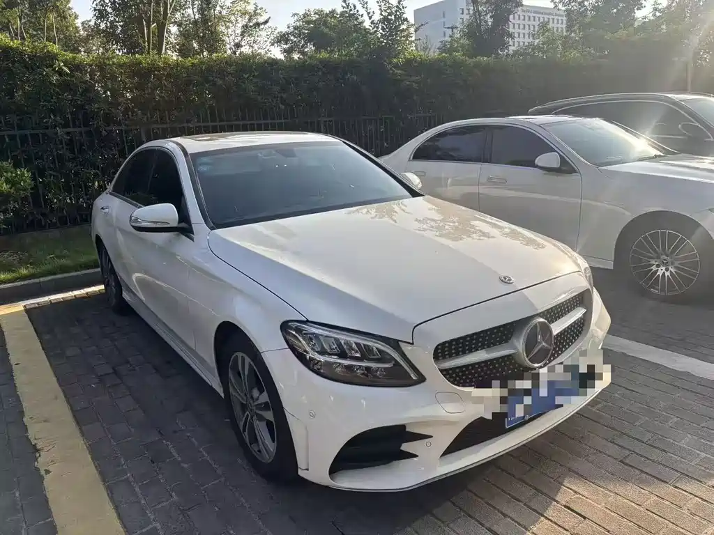 Mercedes-Benz C-Class — миниатюра 2