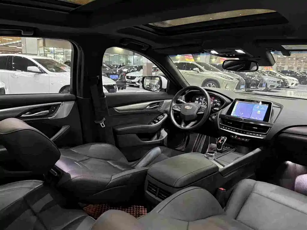 Cadillac CT5 — миниатюра 7