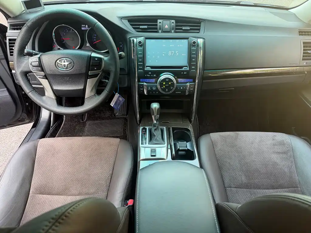 Toyota Reiz — миниатюра 9