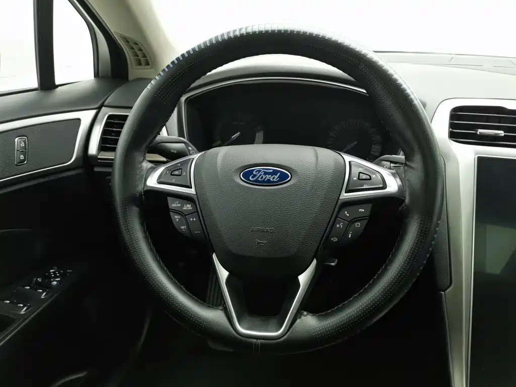 Ford Mondeo — миниатюра 11