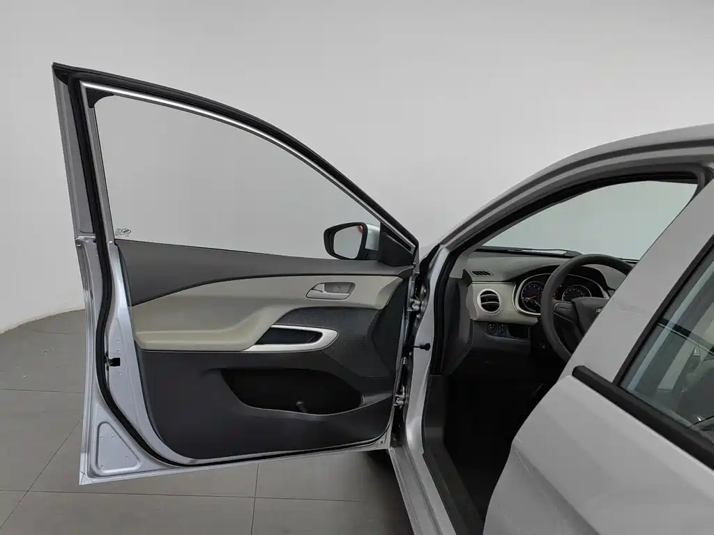 Chevrolet Sail — миниатюра 8