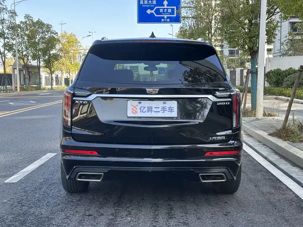 CADILLAC XT6
