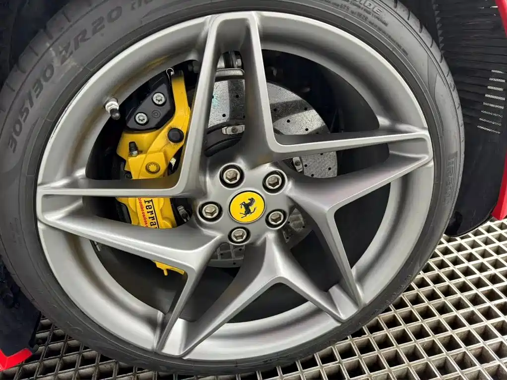 Ferrari F8 — миниатюра 8