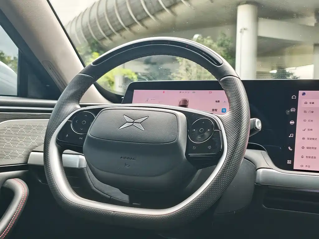 XPeng P7 — миниатюра 20