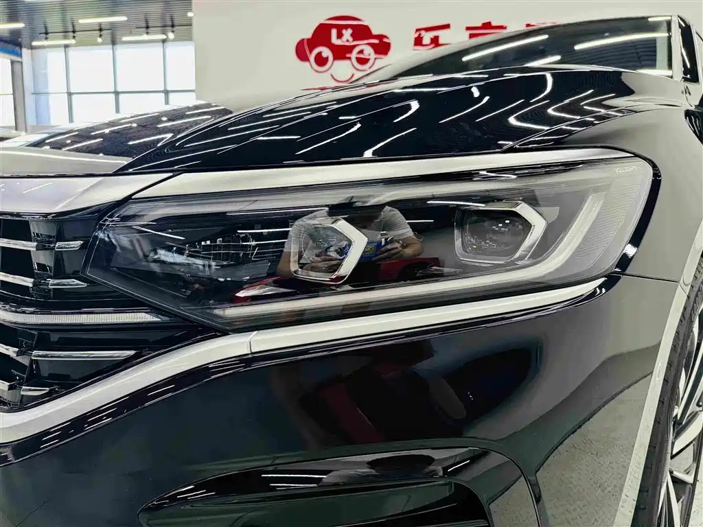 Volkswagen Passat 2022 380TSI Flagship
