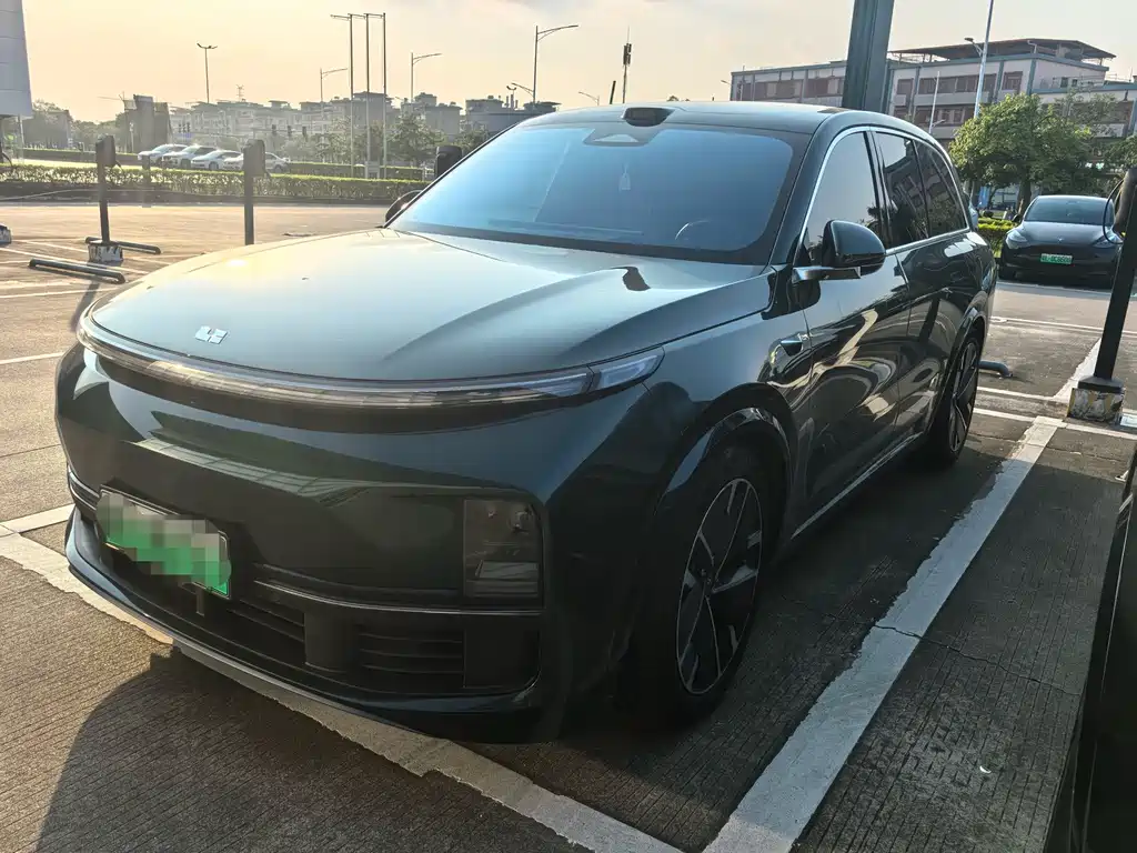 Li Auto L8