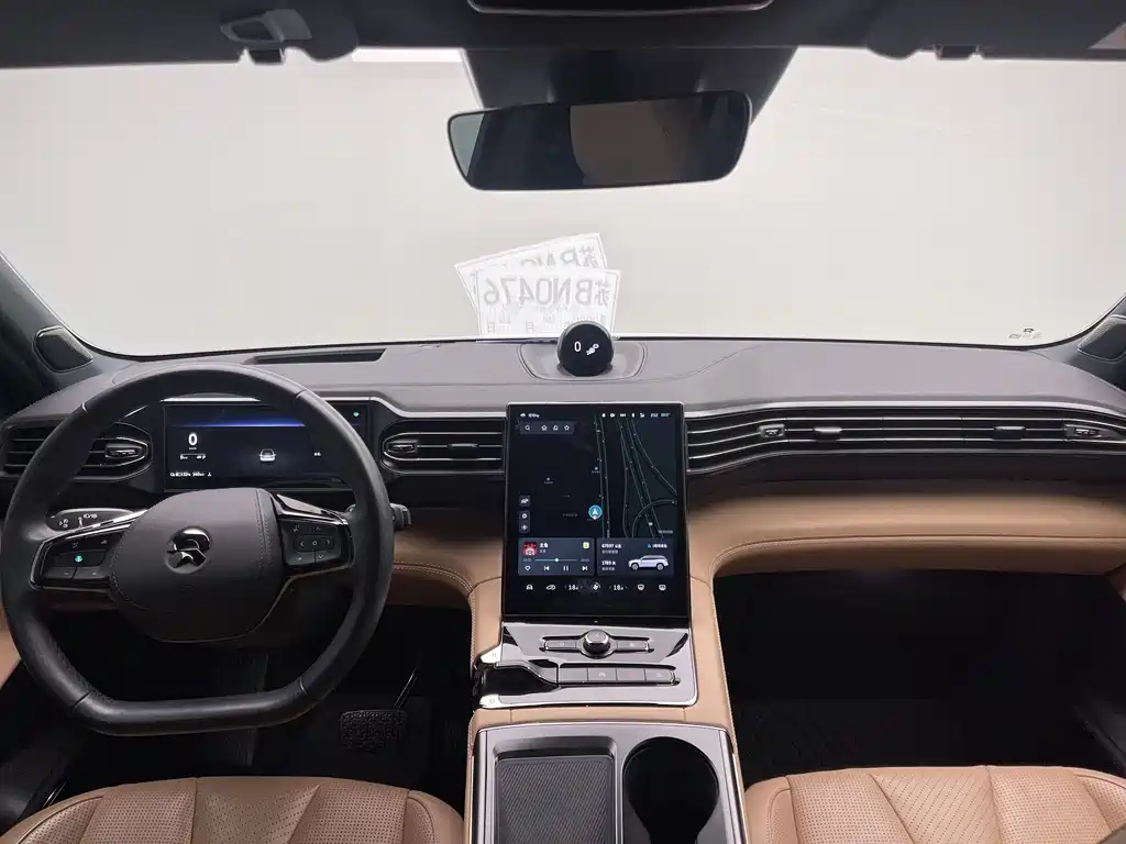 NIO ES8 2020 415KM мест