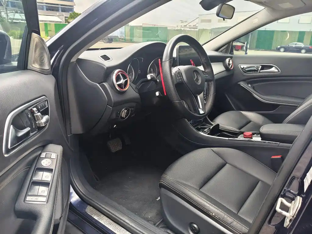 Mercedes-Benz GLA — миниатюра 8