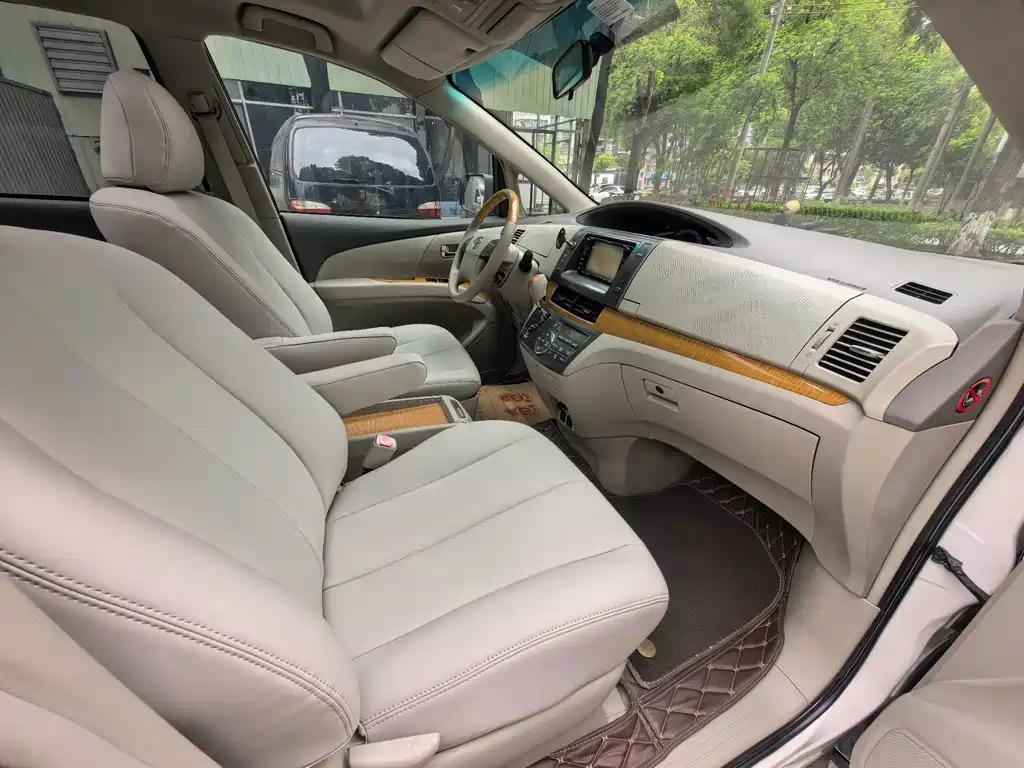 Toyota Previa — миниатюра 12